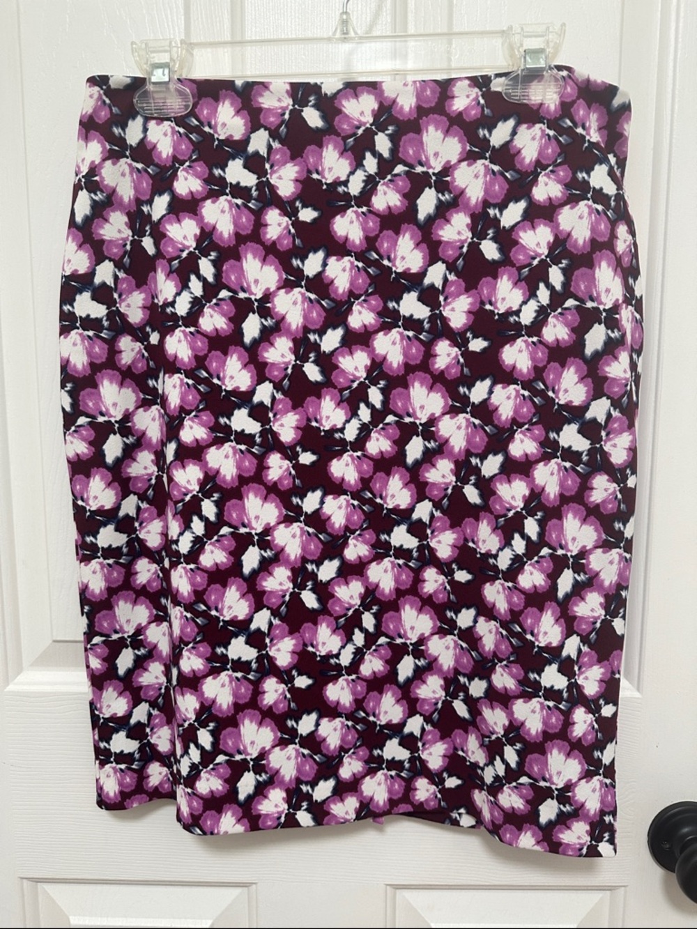 0120 Banana Republic Purple Floral Pencil Skirt Womens size 6‎
